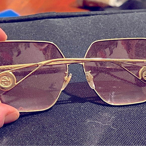 Authentic Gucci sunglasses - Picture 4 of 6
